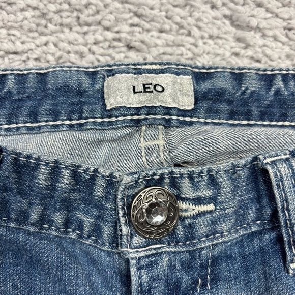 Daytrip Jeans Womens 28 Leo Capri Bedazzled Flap Pockets Big Stitch Stretch Low - Picture 2 of 6